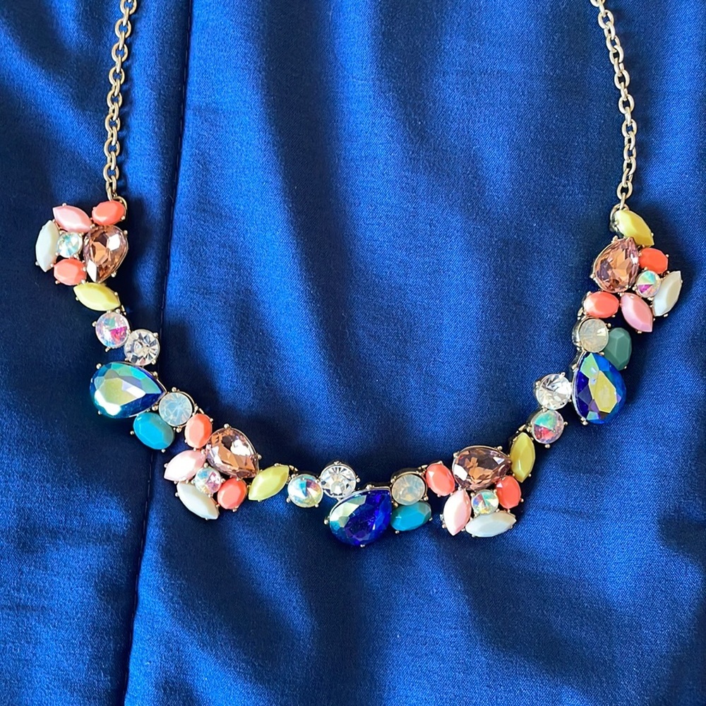 NWT Lustrous J. Crew Crystal Rhinestone Gold Tone Prong Set Statement Necklace